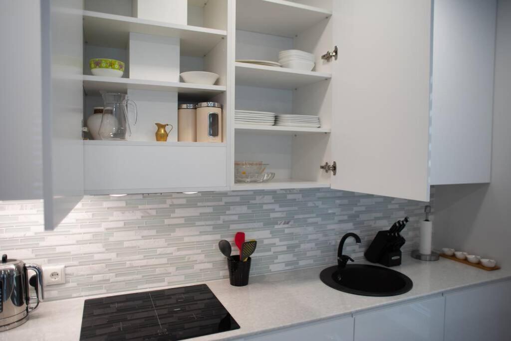 Luxurious Oak Park Apartment By Polo Apartments Kaunas Luaran gambar