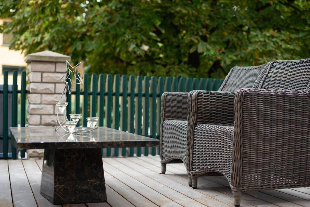 Luxurious Oak Park Apartment By Polo Apartments Kaunas Luaran gambar