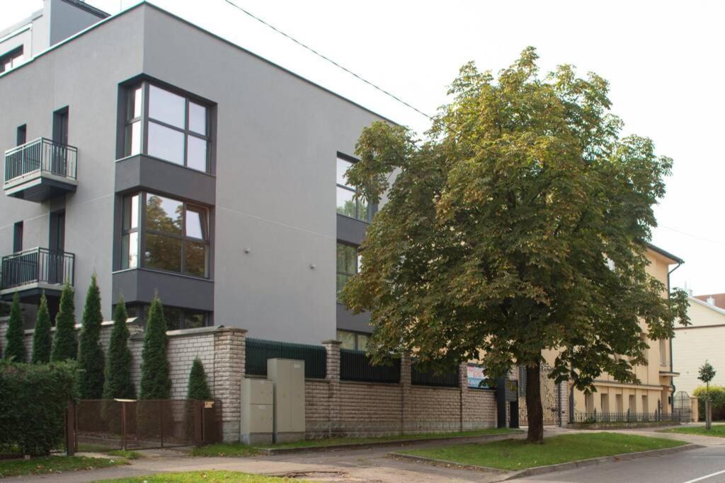 Luxurious Oak Park Apartment By Polo Apartments Kaunas Luaran gambar